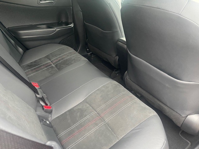 Used Toyota C-HR 2023 for sale - 76302406: Photo 5
