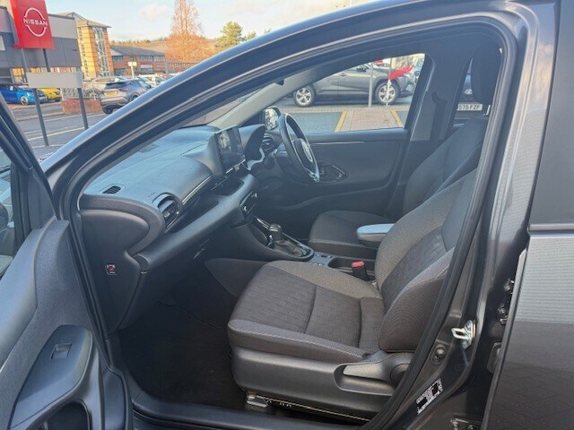 Used Toyota Yaris 2024 for sale - 76984160: Photo 12