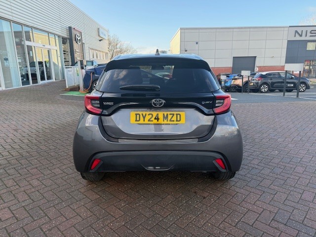 Used Toyota Yaris 2024 for sale - 76984160: Photo 5