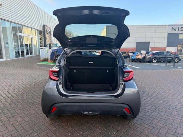 Used Toyota Yaris 2024 for sale - 76984160: Photo 6