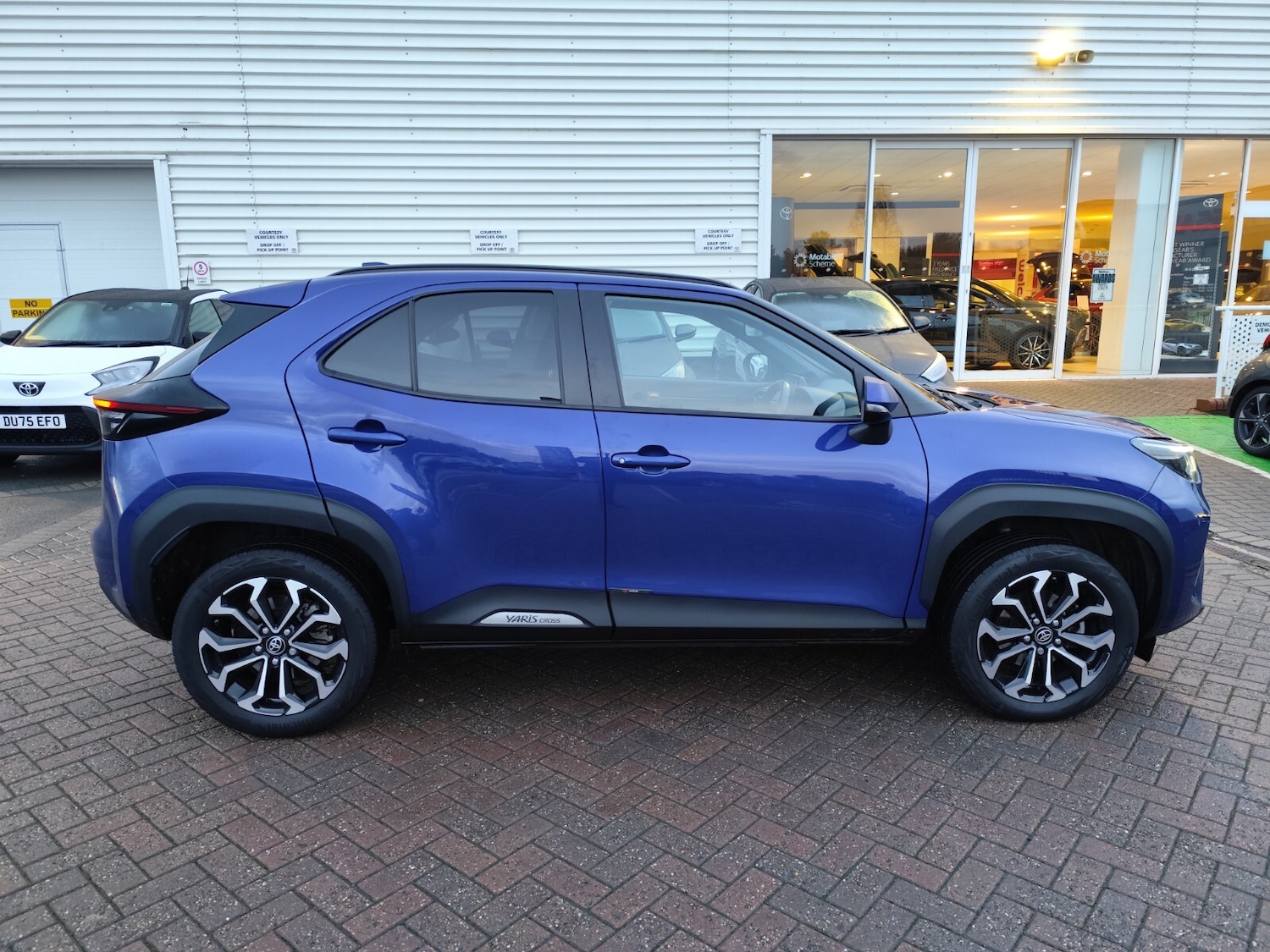 Used Toyota Yaris Cross 2023 for sale - 76668179: Photo 2