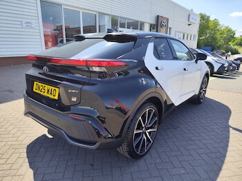 Used Toyota C-HR 2025 for sale - 75469094: Photo