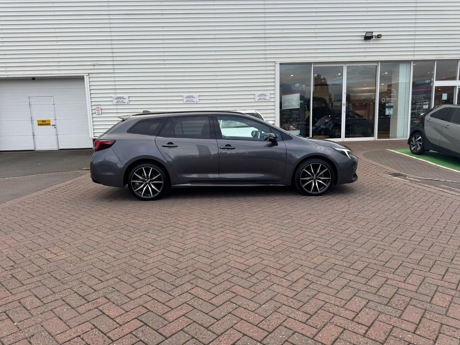 Used Toyota Corolla 2024 for sale - 76361970: Photo 3