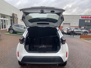 Used Toyota Yaris Cross 2023 for sale - 76428275: Photo