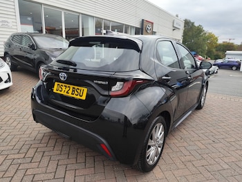 Used Toyota Yaris 2022 for sale - 76276608: Photo