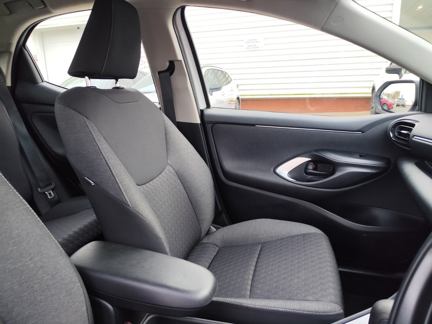 Used Toyota Yaris 2022 for sale - 77232266: Photo 30