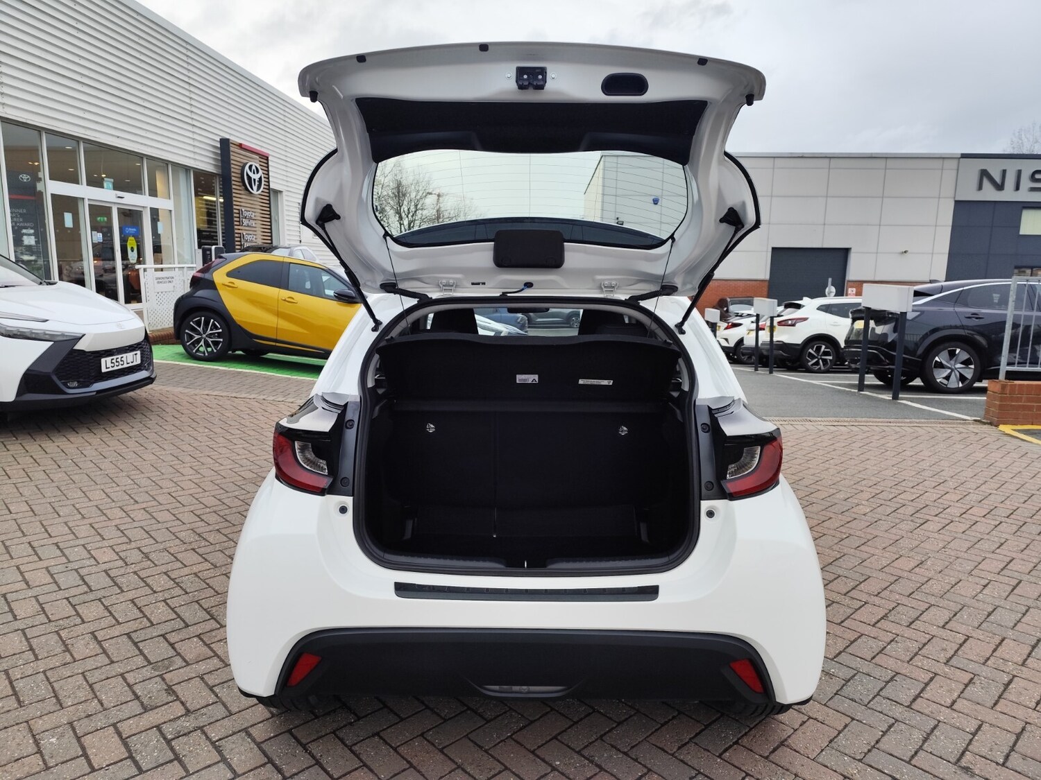 Used Toyota Yaris 2022 for sale - 77232266: Photo 5