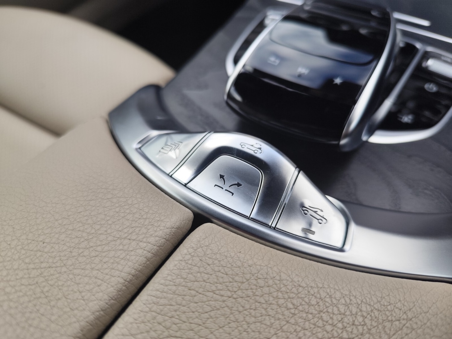 Used Mercedes-Benz C Class 2017 for sale - 76589908: Photo 32