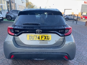 Used Toyota Yaris 2024 for sale - 76415278: Photo