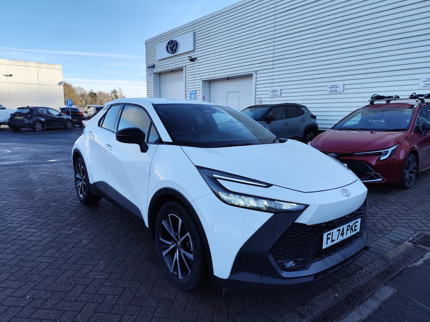 Used Toyota C-HR 2024 for sale - 76894627: Photo 1