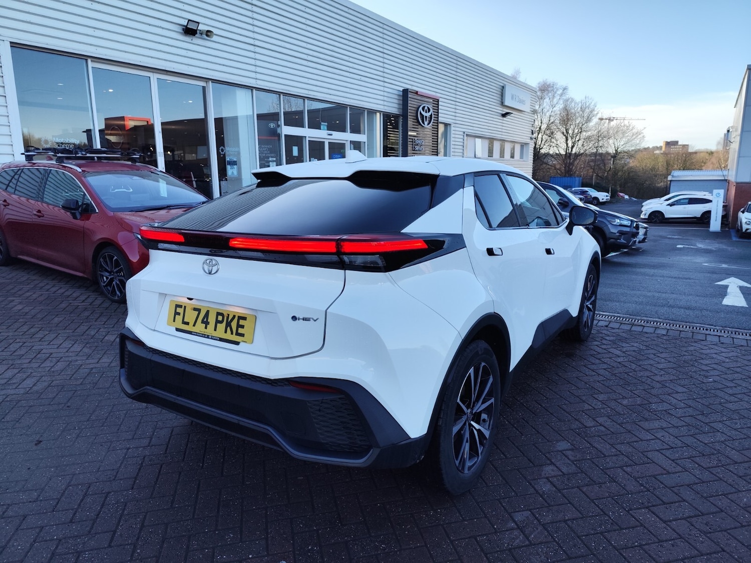 Used Toyota C-HR 2024 for sale - 76894627: Photo 3