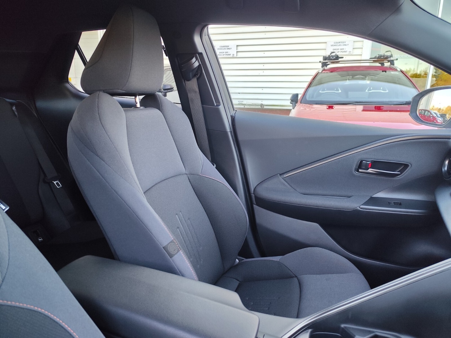 Used Toyota C-HR 2024 for sale - 76894627: Photo 36