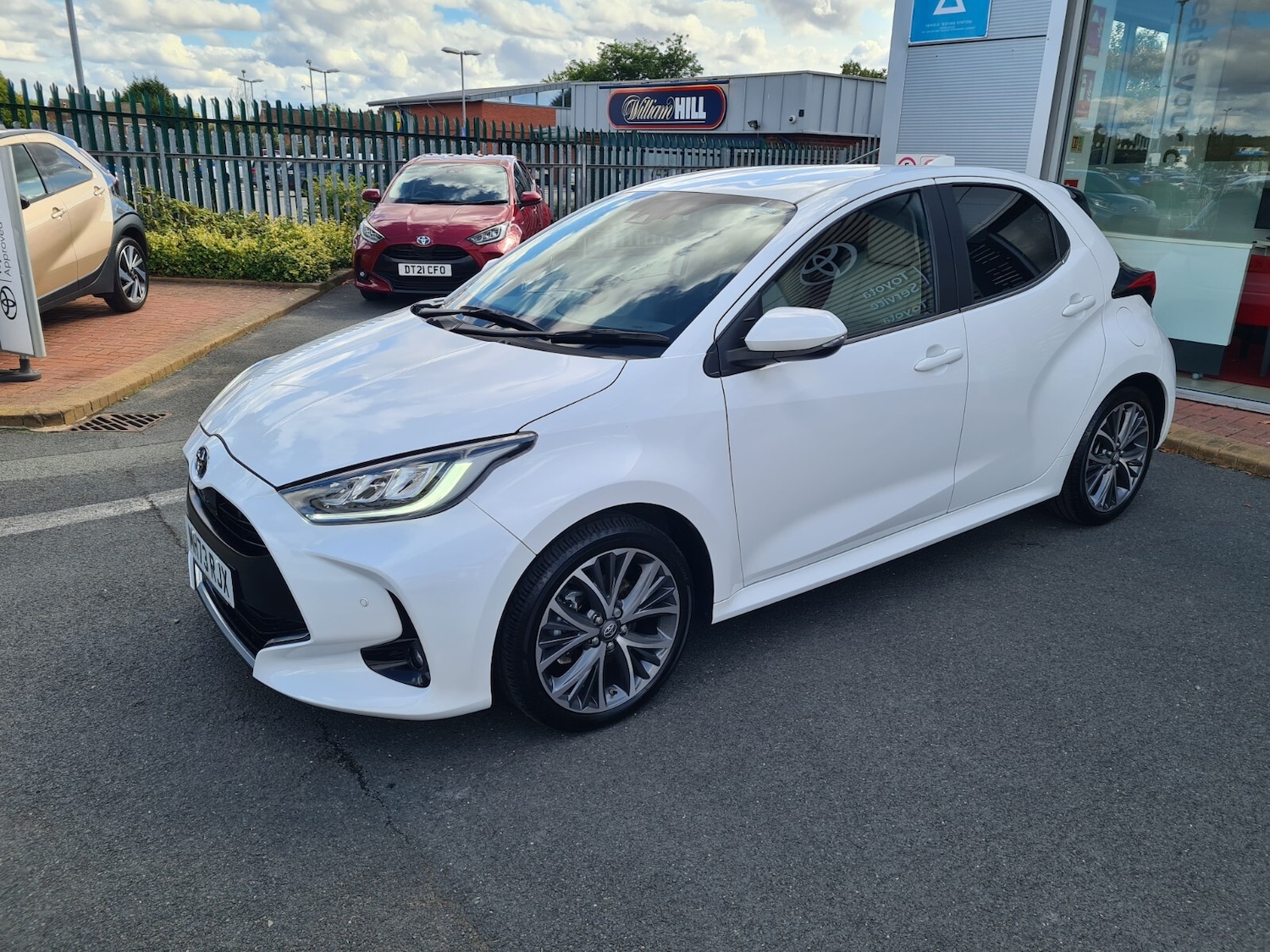 Used Toyota Yaris 2024 for sale - 77137653: Photo 3