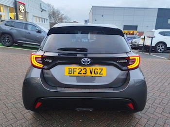 Used Toyota Yaris 2023 for sale - 76854668: Photo