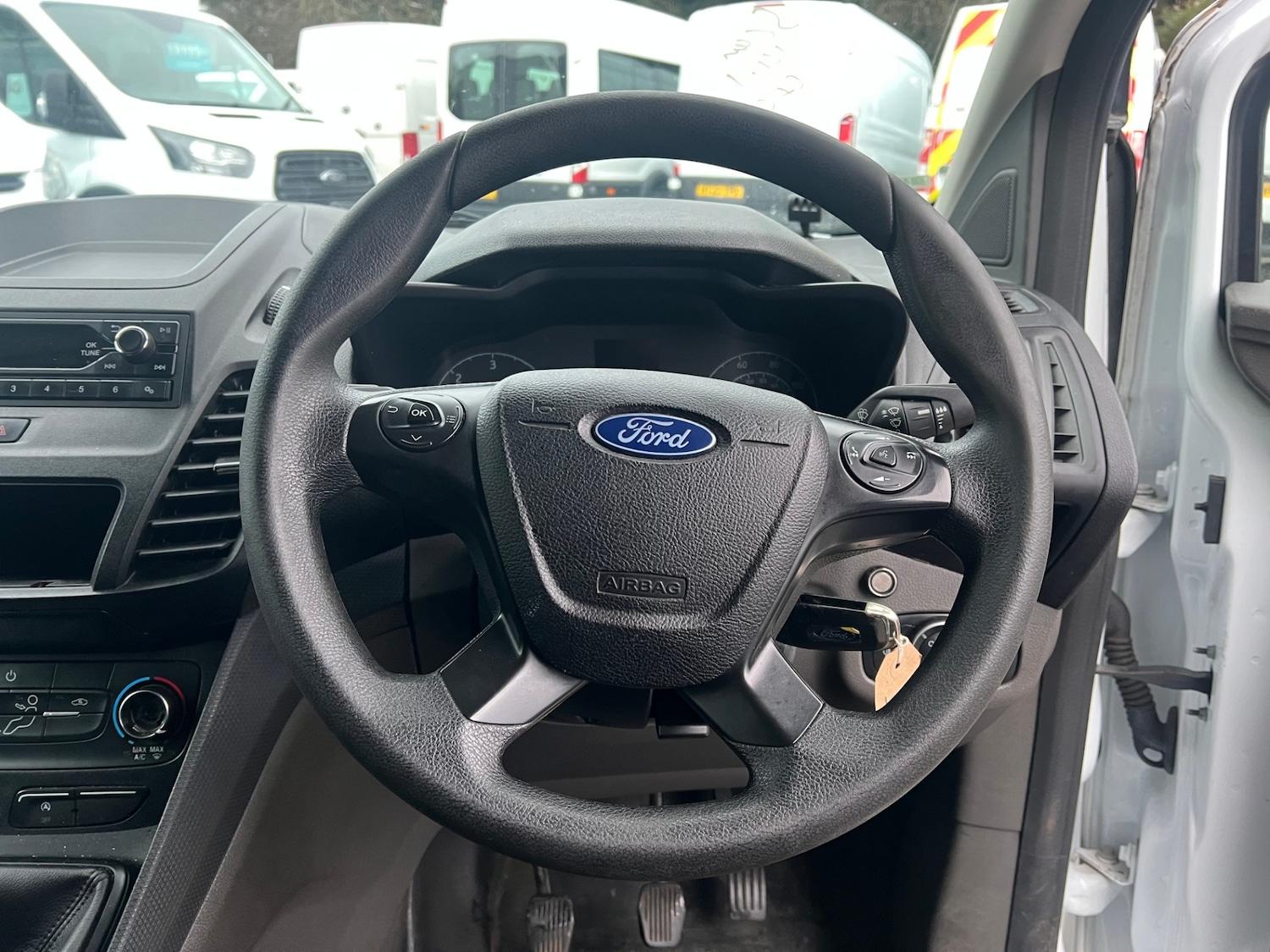 Used Ford Transit Connect 2020 for sale - 77917567: Photo 2