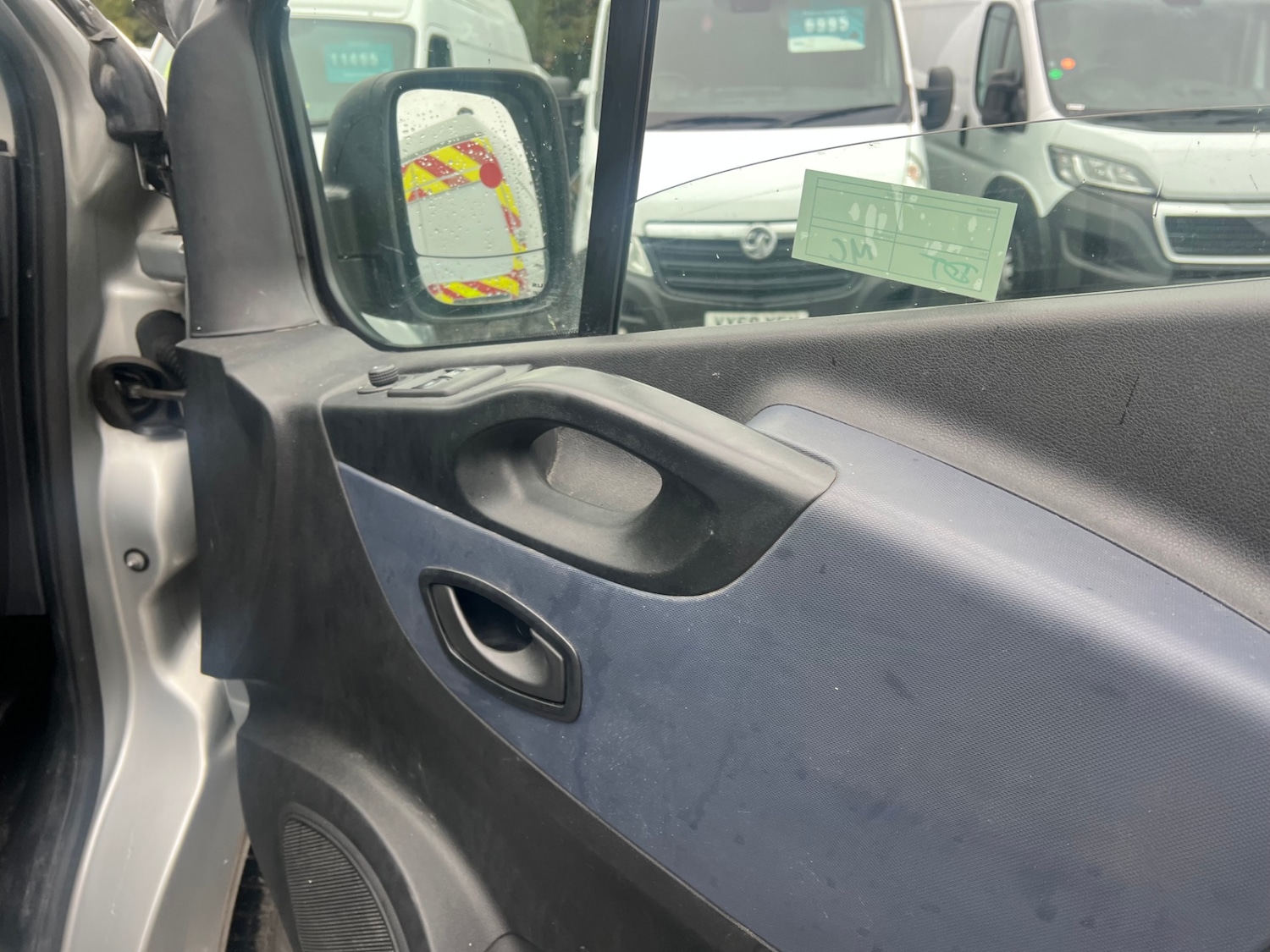 Used Vauxhall Vivaro 2018 for sale - 76492246: Photo 2