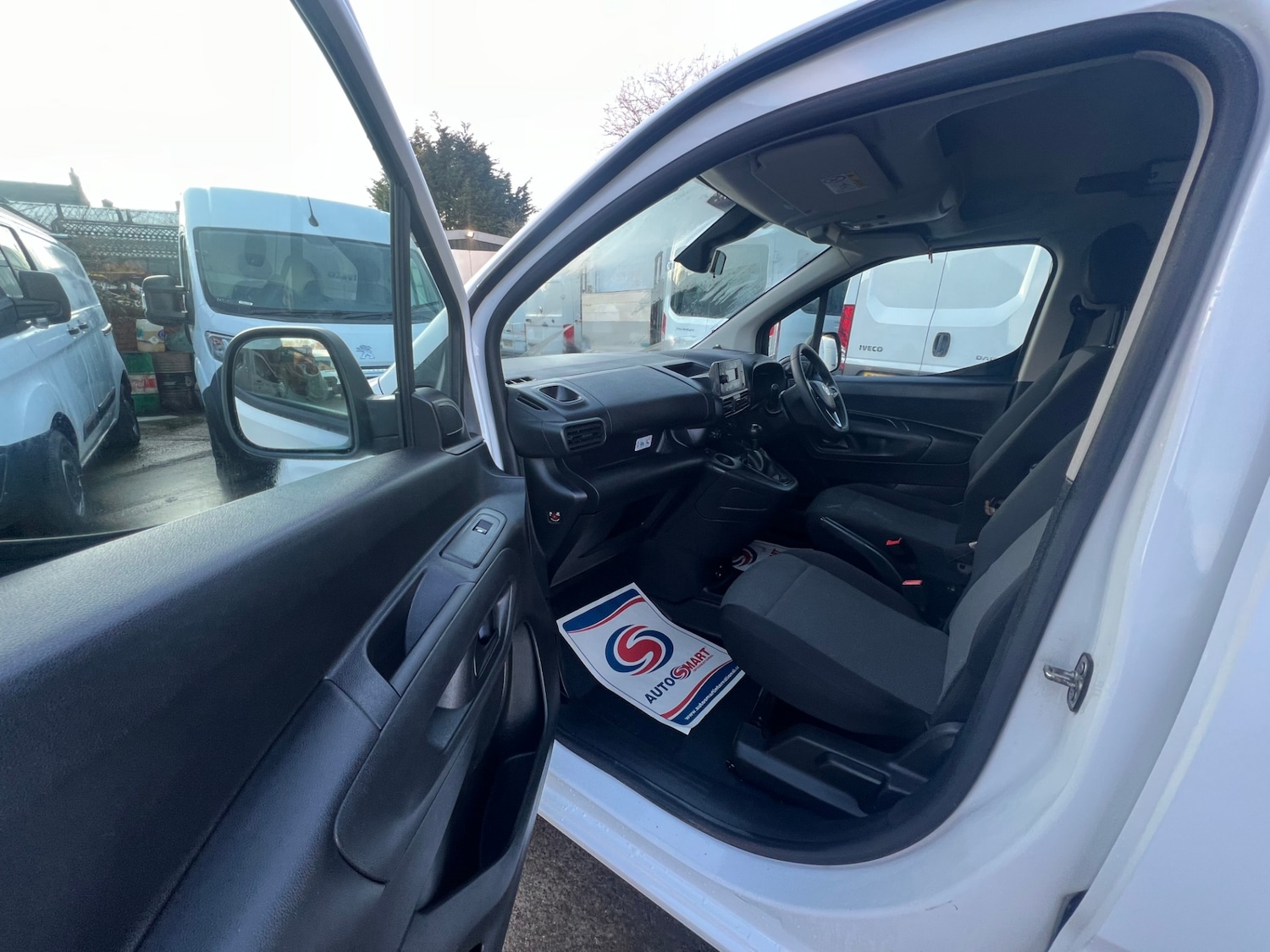 Used Vauxhall Combo 2020 for sale - 77416963: Photo 2
