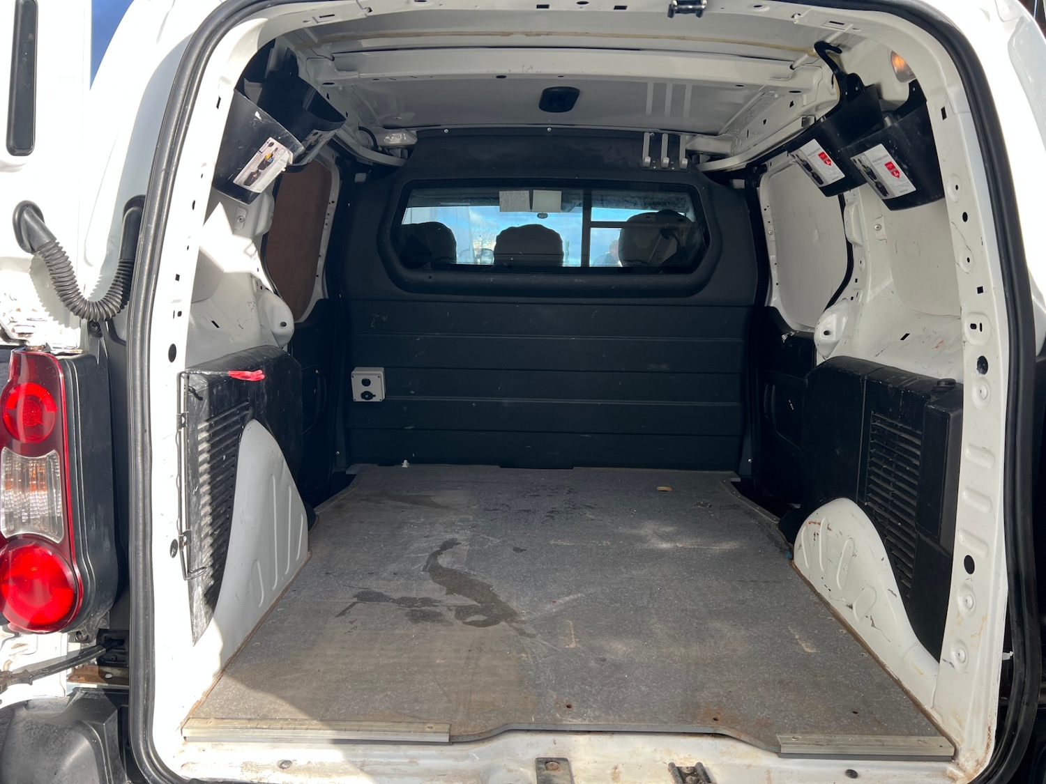 Used Peugeot Partner 2016 for sale - 76884662: Photo 6