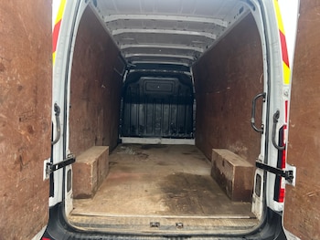 Used Nissan Interstar 2022 for sale - 76416195: Photo