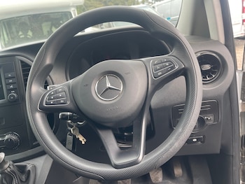 Used Mercedes-Benz Vito 2023 for sale - 78570933: Photo