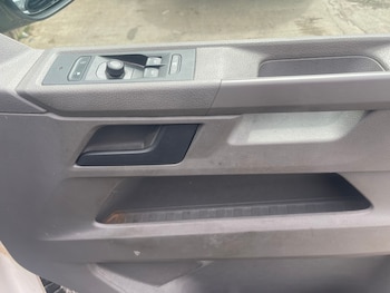 Used Volkswagen Transporter 2022 for sale - 79523107: Photo