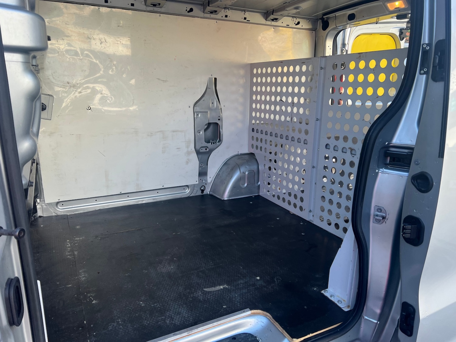 Used Vauxhall Vivaro 2018 for sale - 76915318: Photo 10