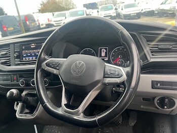 Used Volkswagen Transporter 2021 for sale - 76884522: Photo
