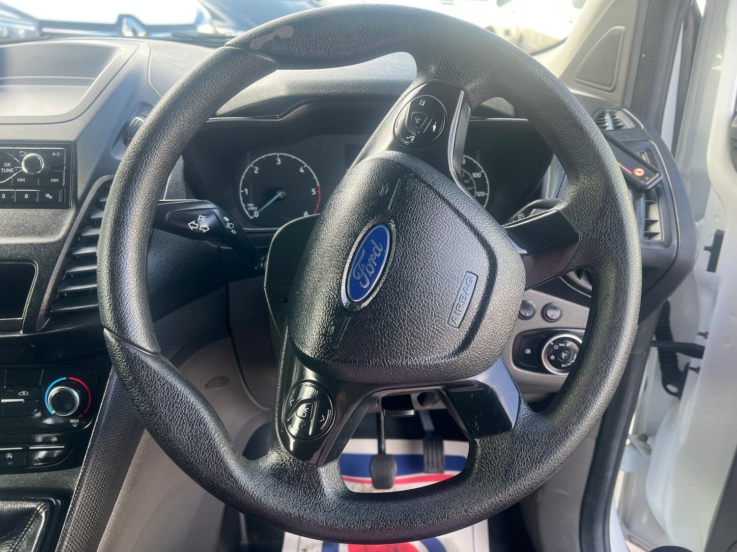 Used Ford Transit Connect 2019 for sale - 76635950: Photo 2
