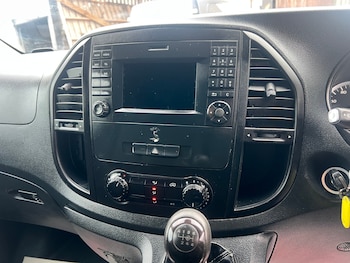 Used Mercedes-Benz Vito 2018 for sale - 77195032: Photo