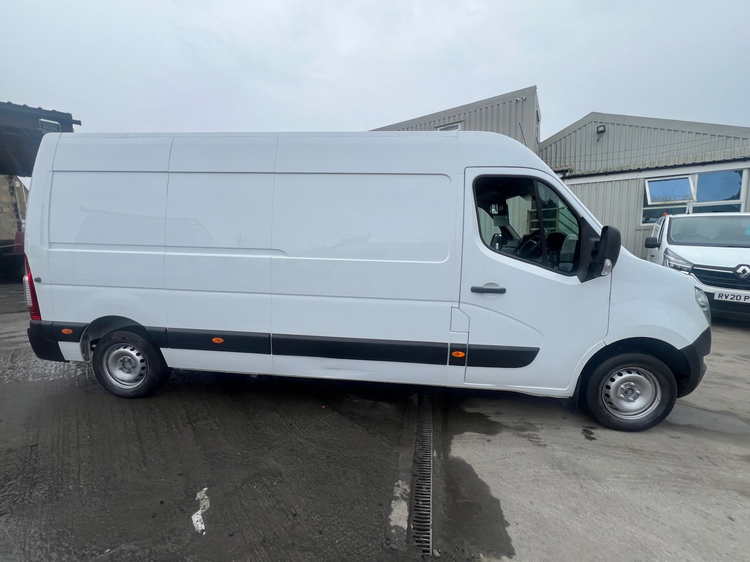 Used Nissan Interstar 2022 for sale - 77195123: Photo 2