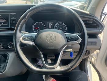 Used Volkswagen Transporter 2022 for sale - 79523108: Photo