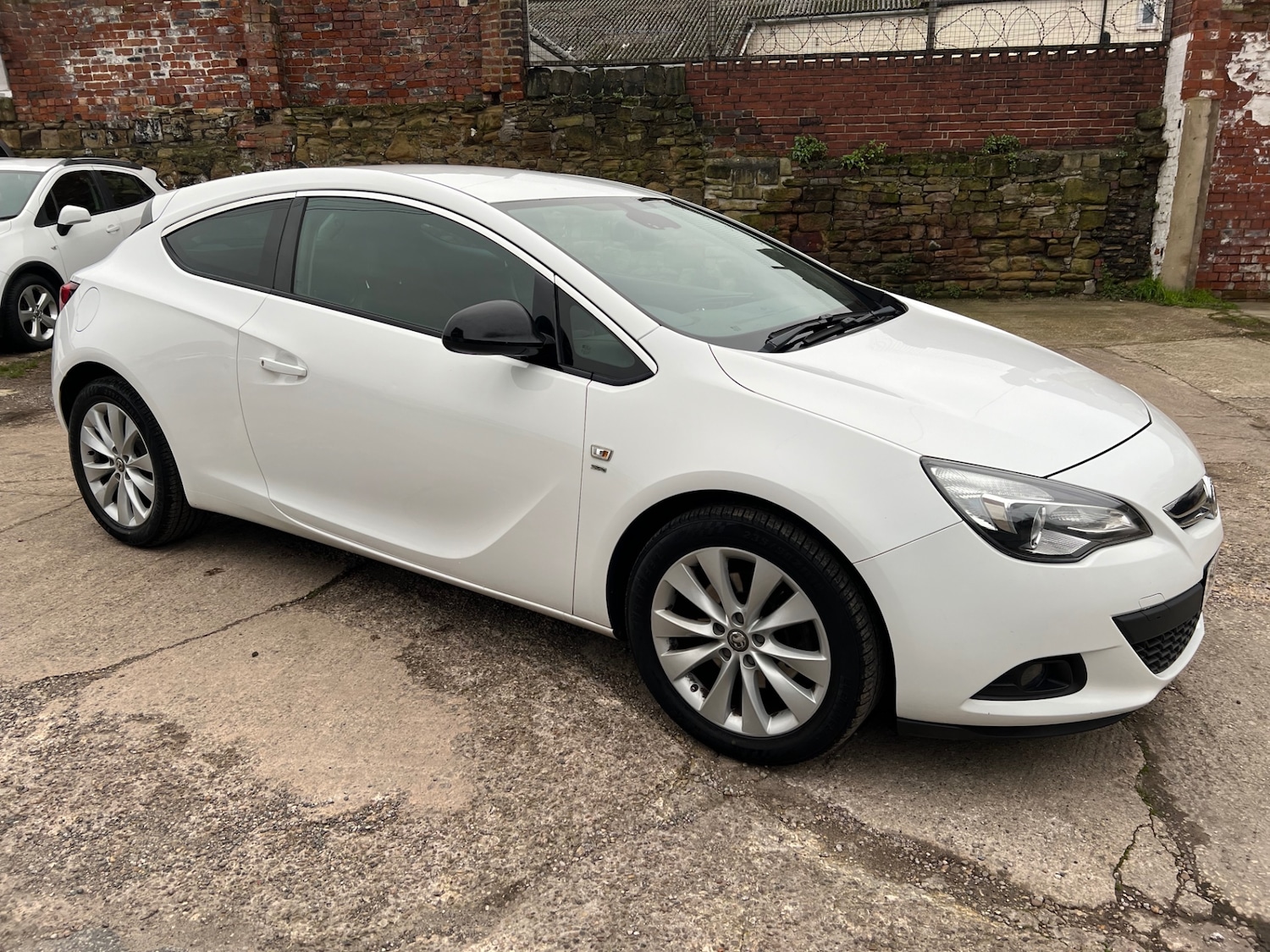 Used Vauxhall Astra GTC 2014 for sale - 77679372: Photo 1