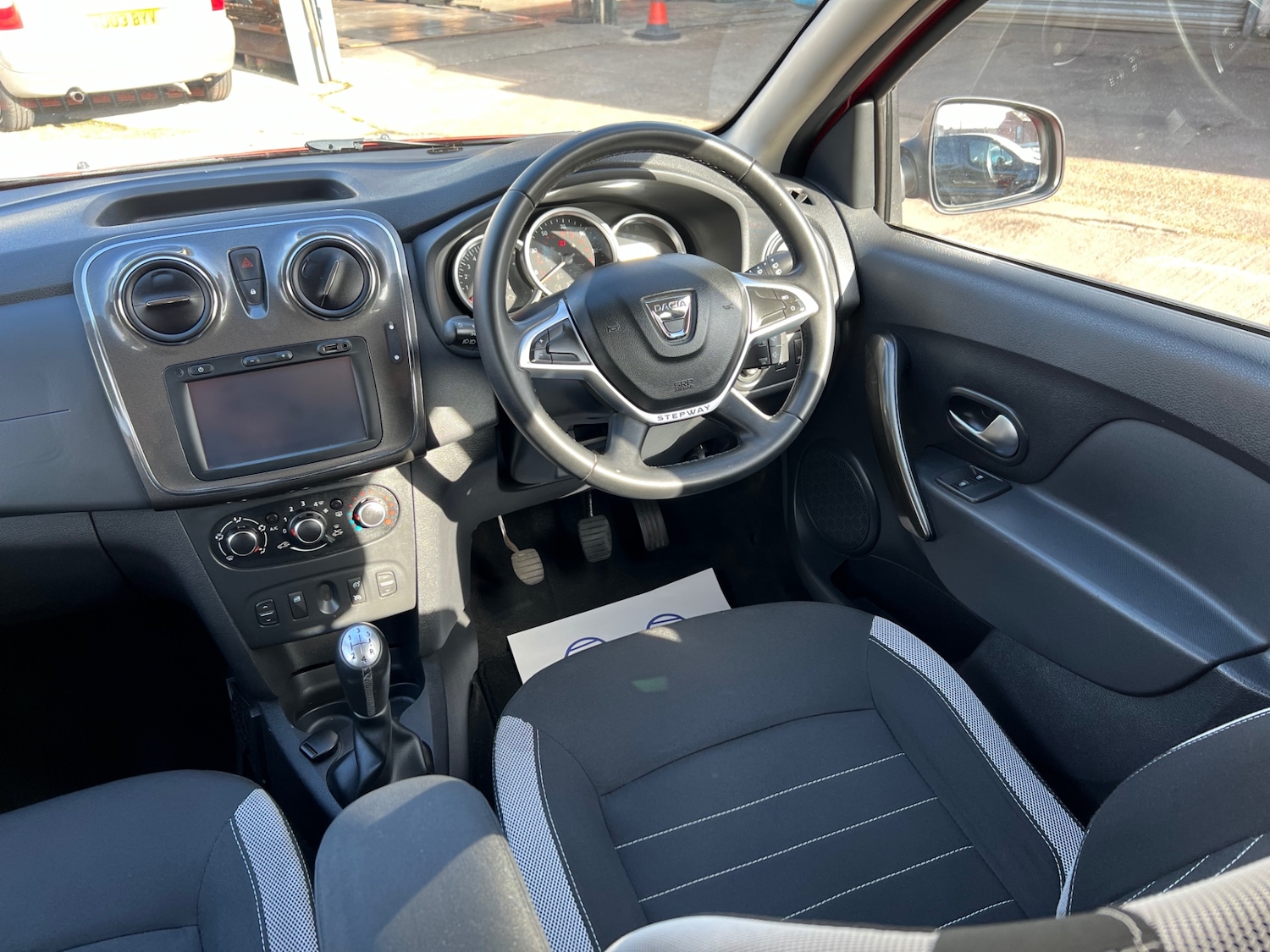 Used Dacia Sandero Stepway 2017 for sale - 76316567: Photo 19