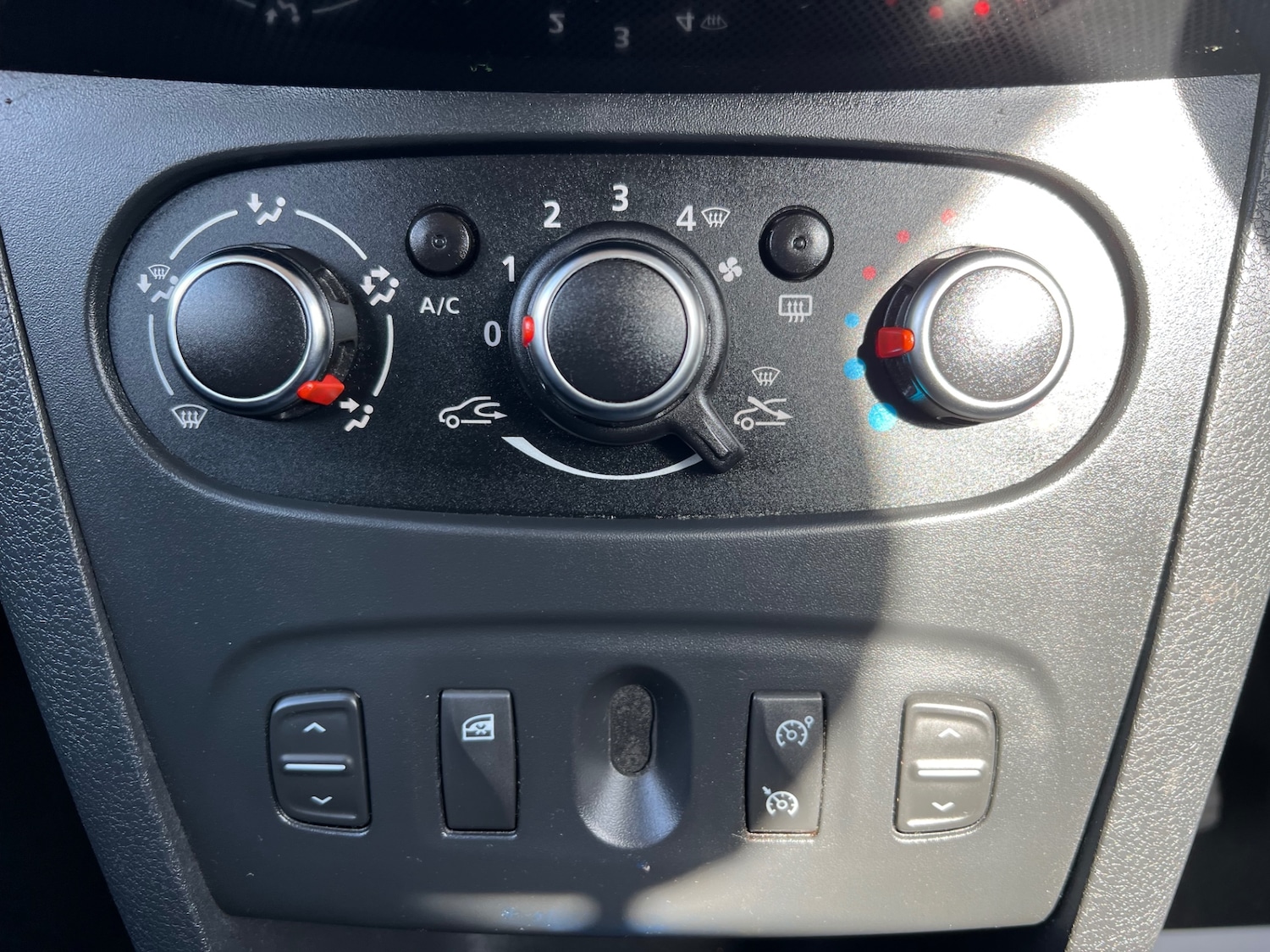 Used Dacia Sandero Stepway 2017 for sale - 76316567: Photo 22