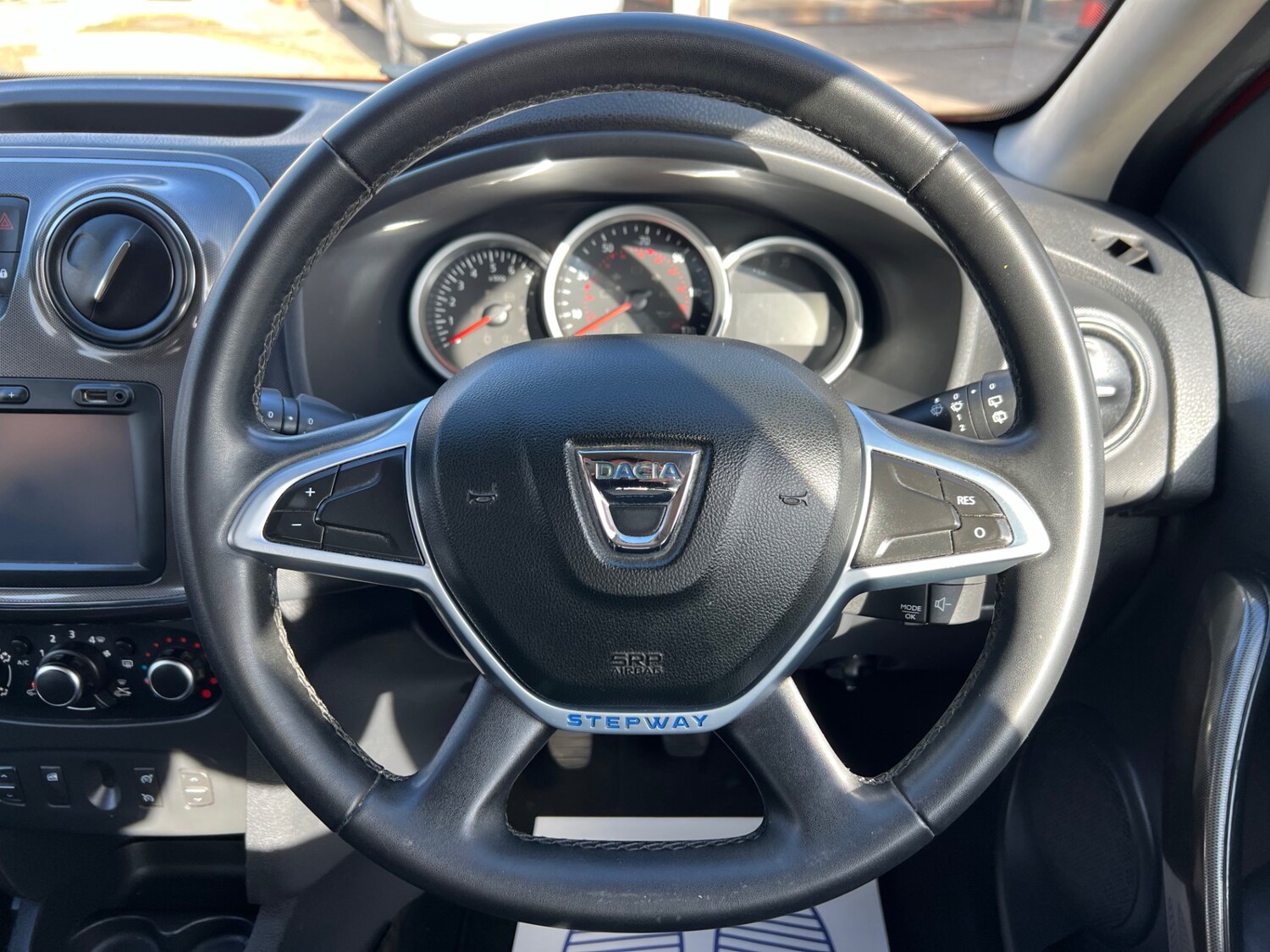 Used Dacia Sandero Stepway 2017 for sale - 76316567: Photo 26