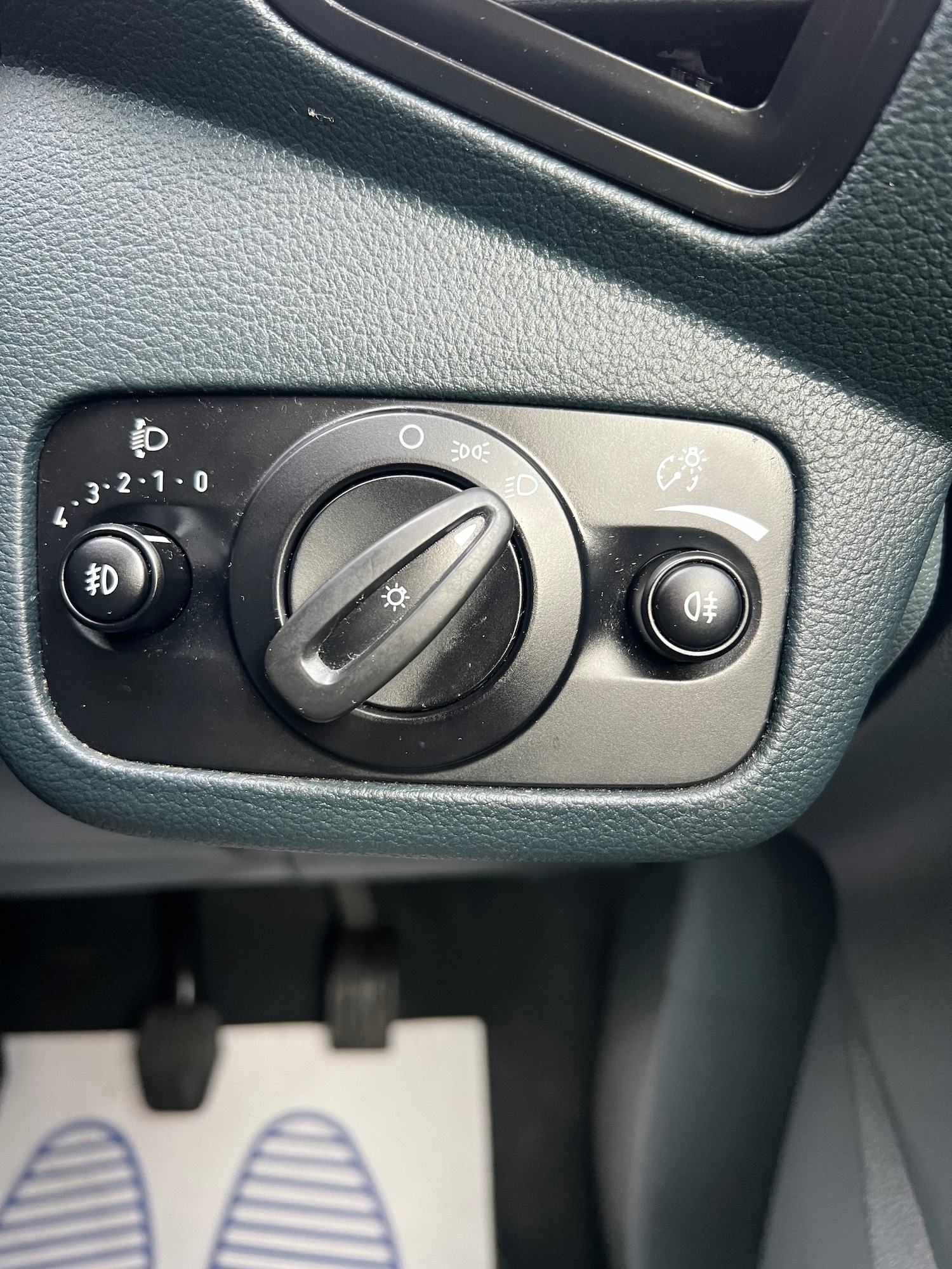 Used Ford C-Max 2015 for sale - 77679689: Photo 28