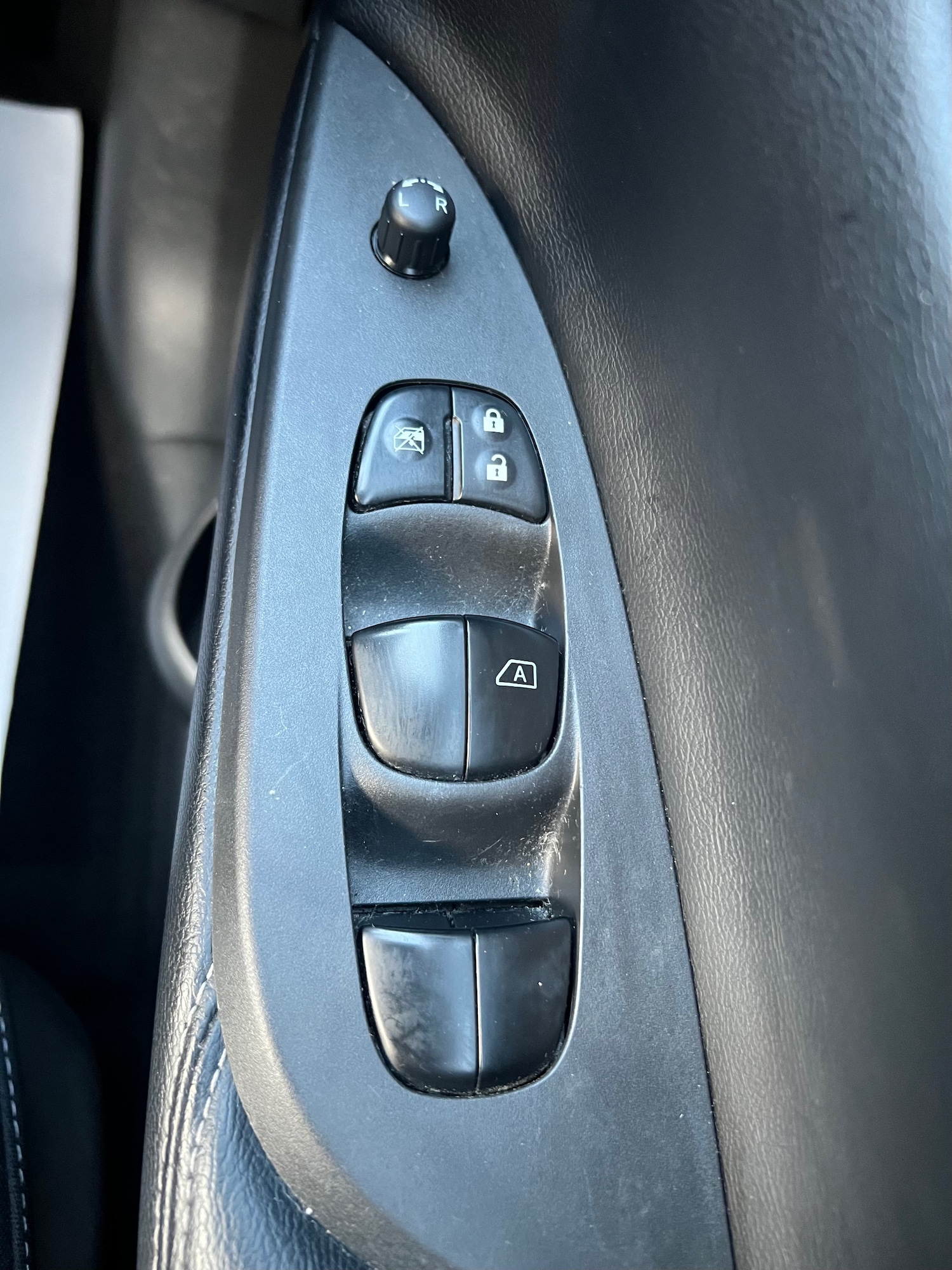 Used Nissan Pulsar 2015 for sale - 77891475: Photo 25