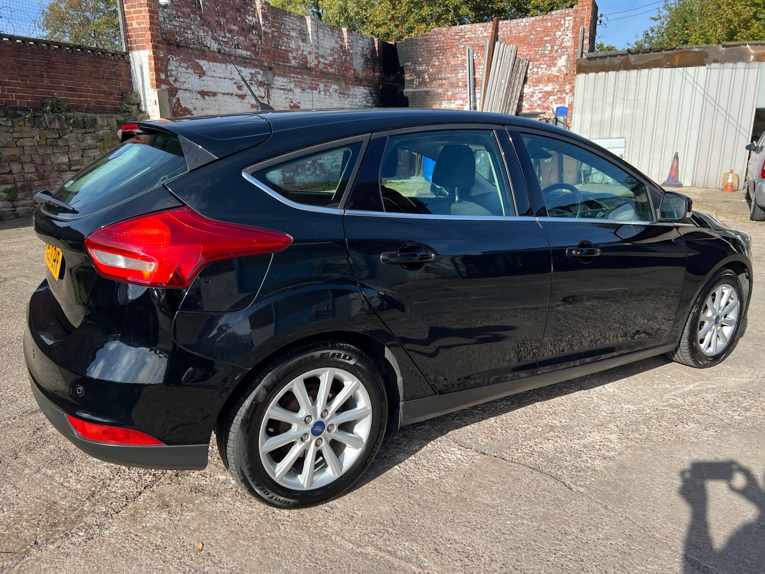 Used Ford Focus 2017 for sale - 76394928: Photo 11