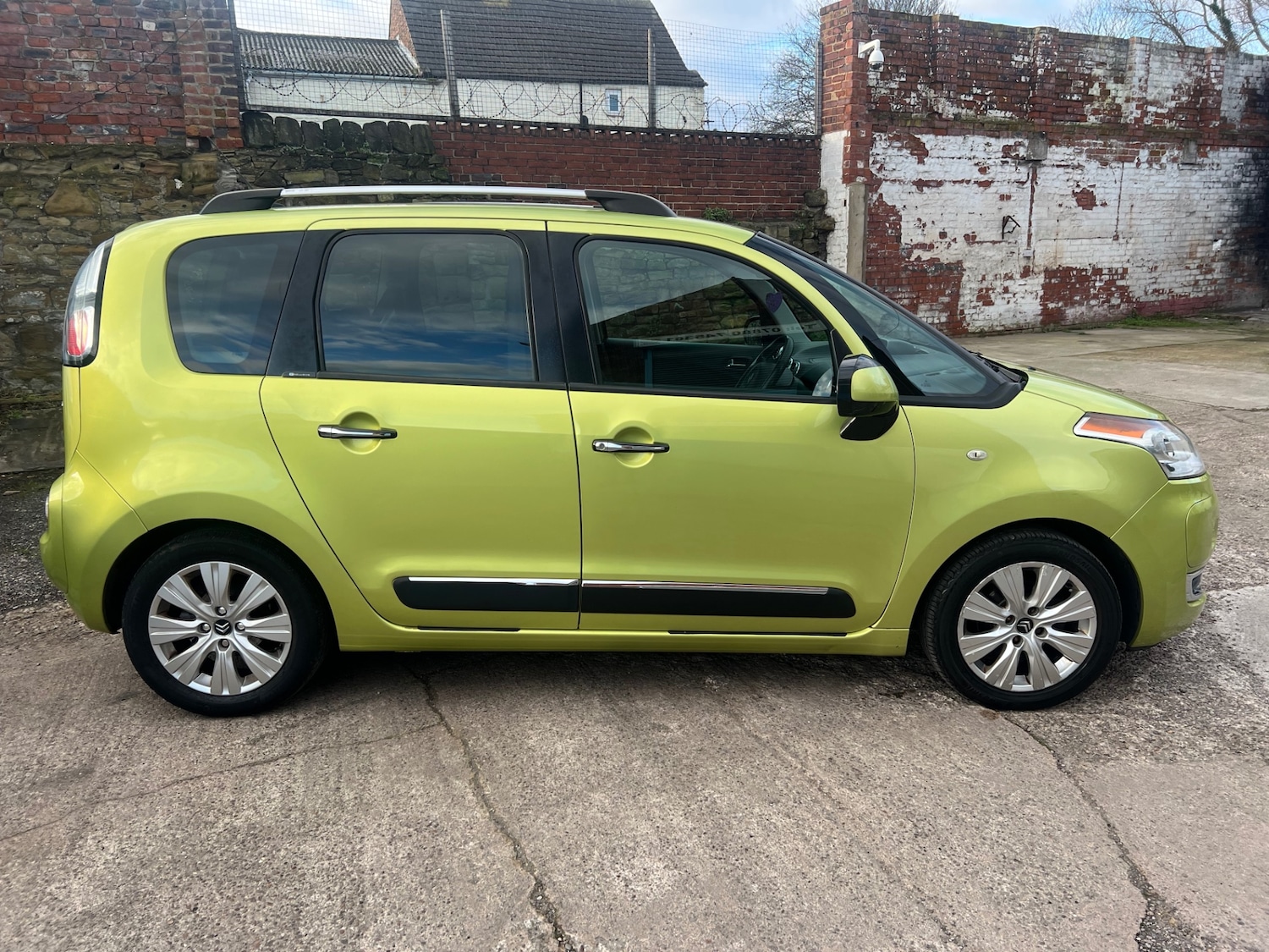 Used Citroen C3 Picasso 2009 for sale - 77679578: Photo 12