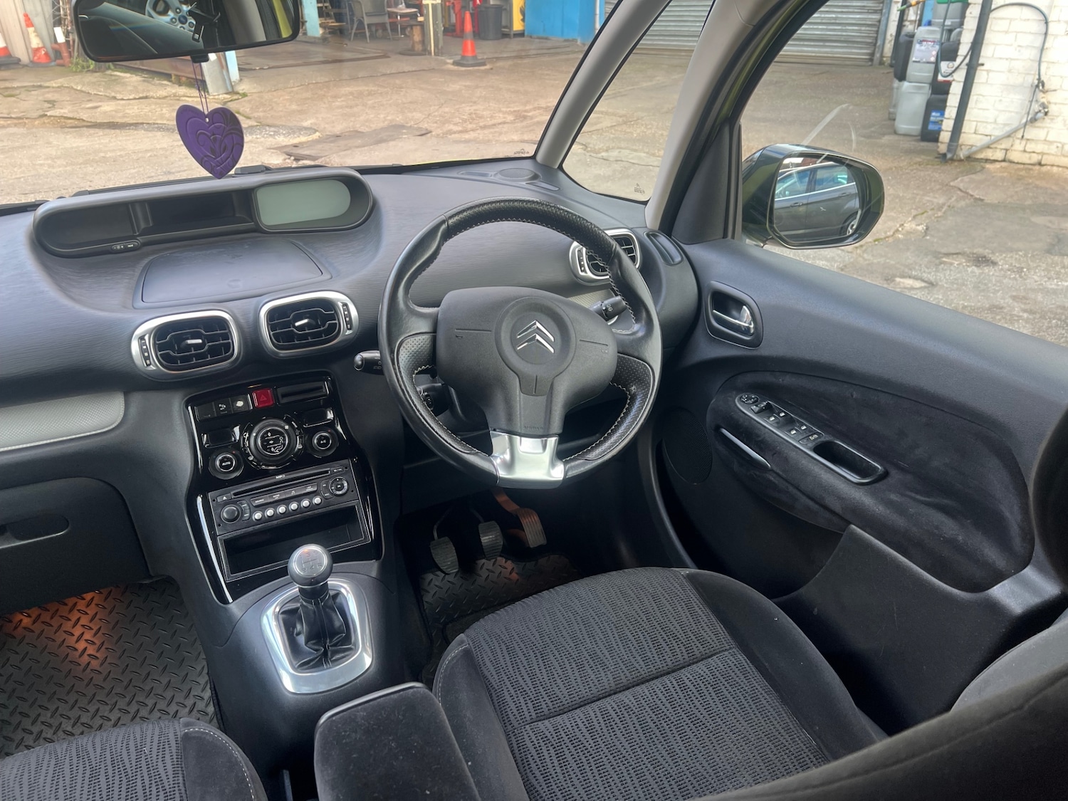 Used Citroen C3 Picasso 2009 for sale - 77679578: Photo 19