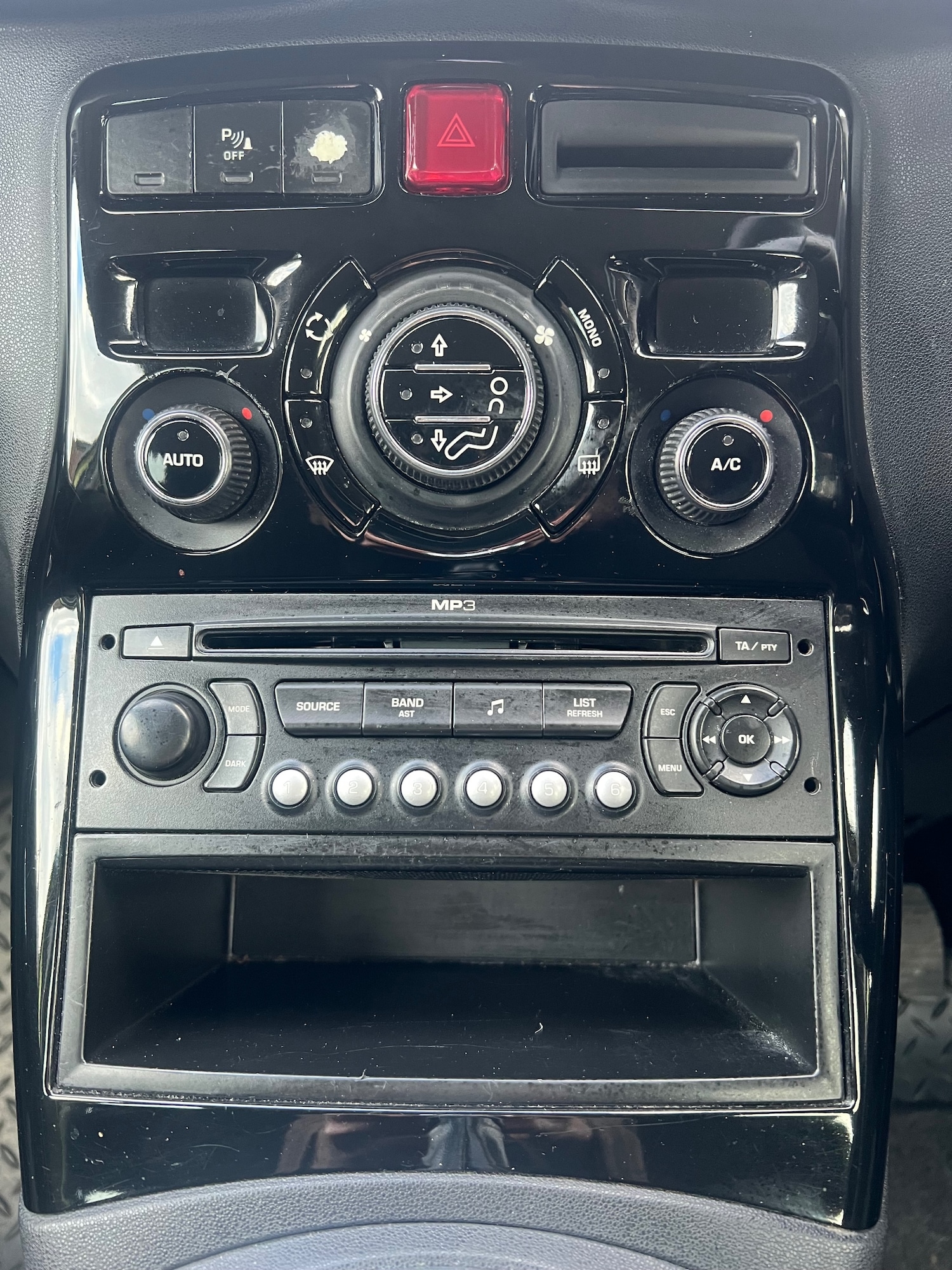 Used Citroen C3 Picasso 2009 for sale - 77679578: Photo 21