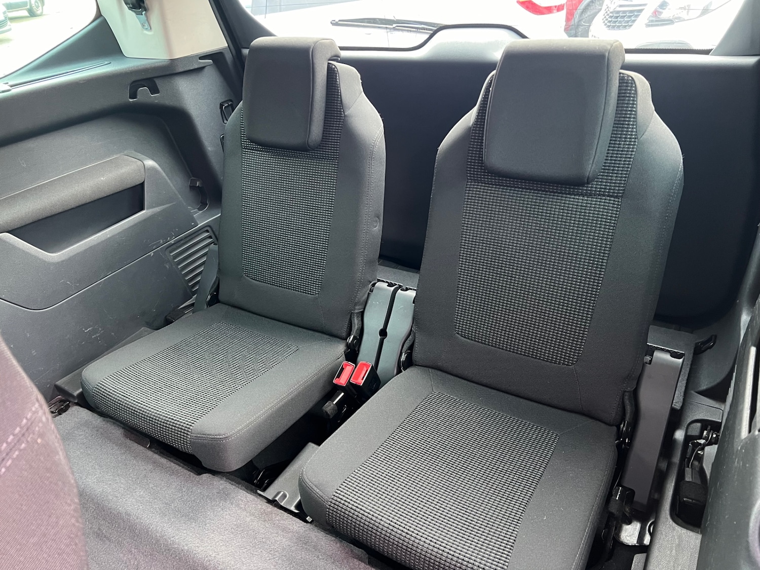 Used Peugeot 5008 2011 for sale - 76854897: Photo 18