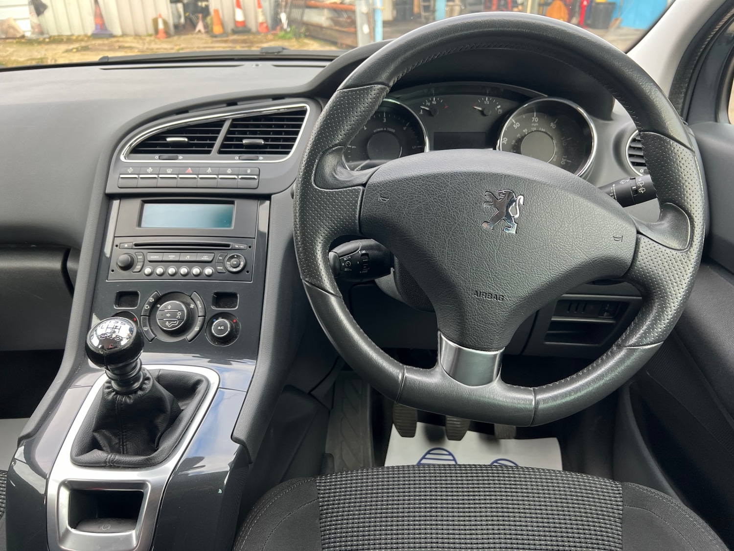 Used Peugeot 5008 2011 for sale - 76854897: Photo 20