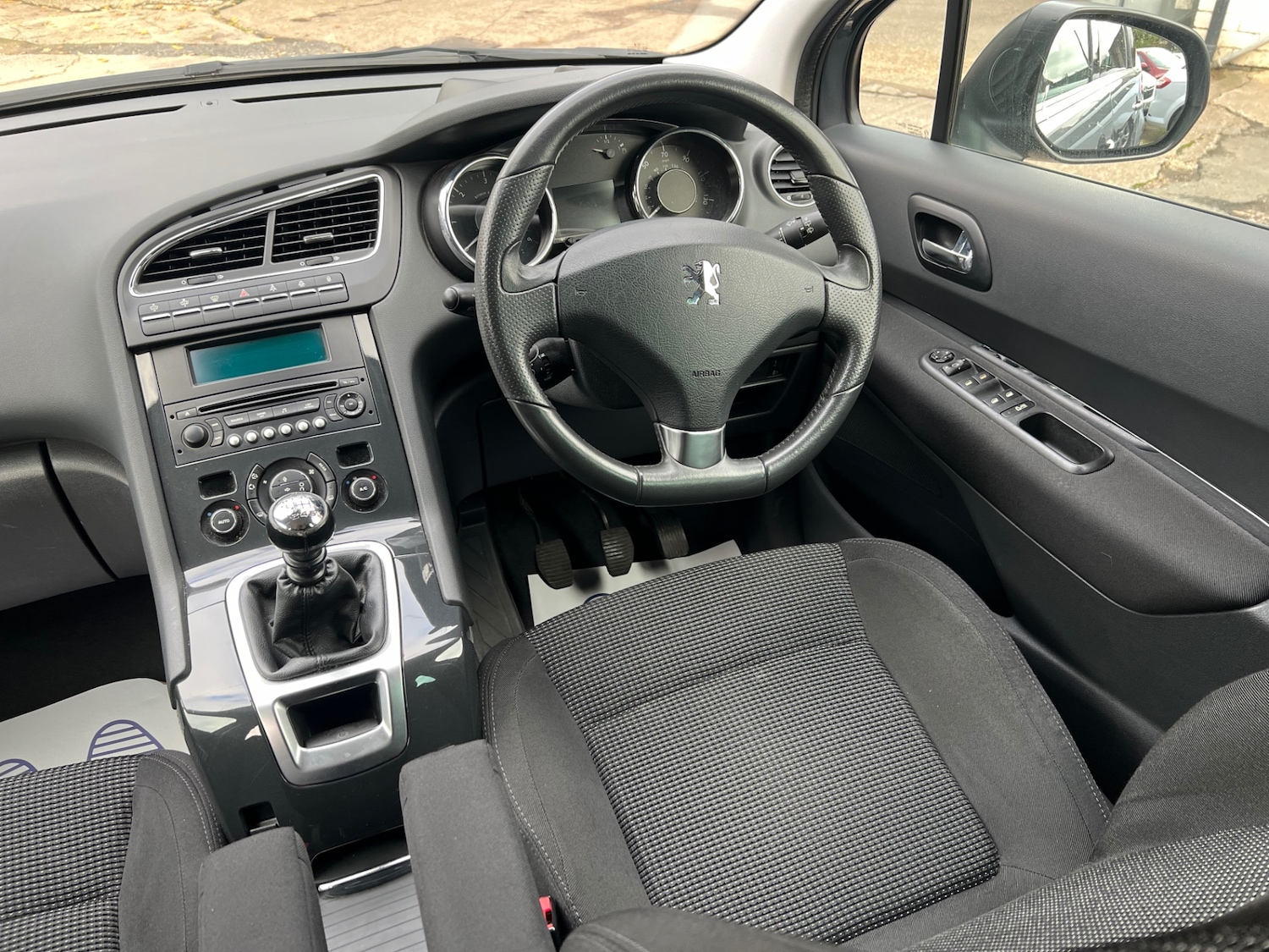 Used Peugeot 5008 2011 for sale - 76854897: Photo 21