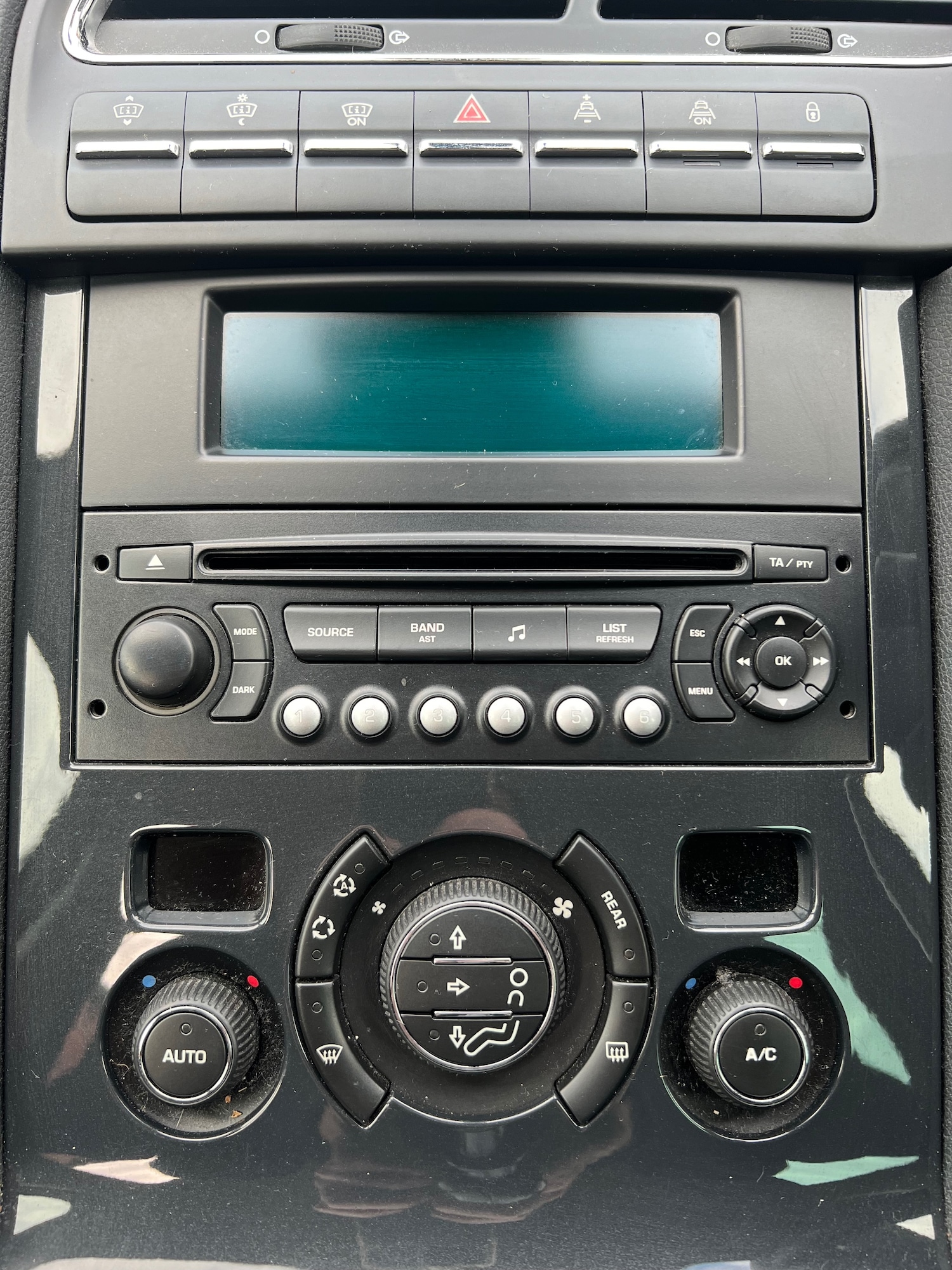 Used Peugeot 5008 2011 for sale - 76854897: Photo 23