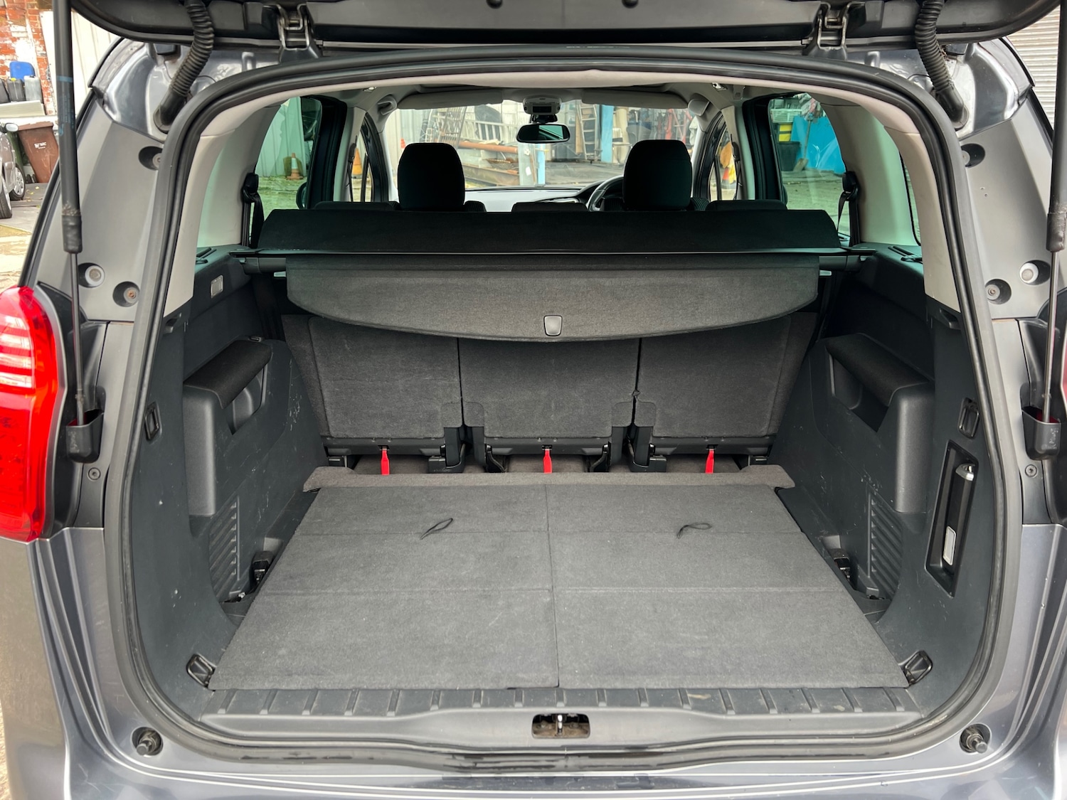 Used Peugeot 5008 2011 for sale - 76854897: Photo 27