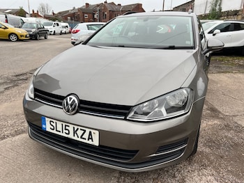Used Volkswagen Golf 2015 for sale - 76571294: Photo