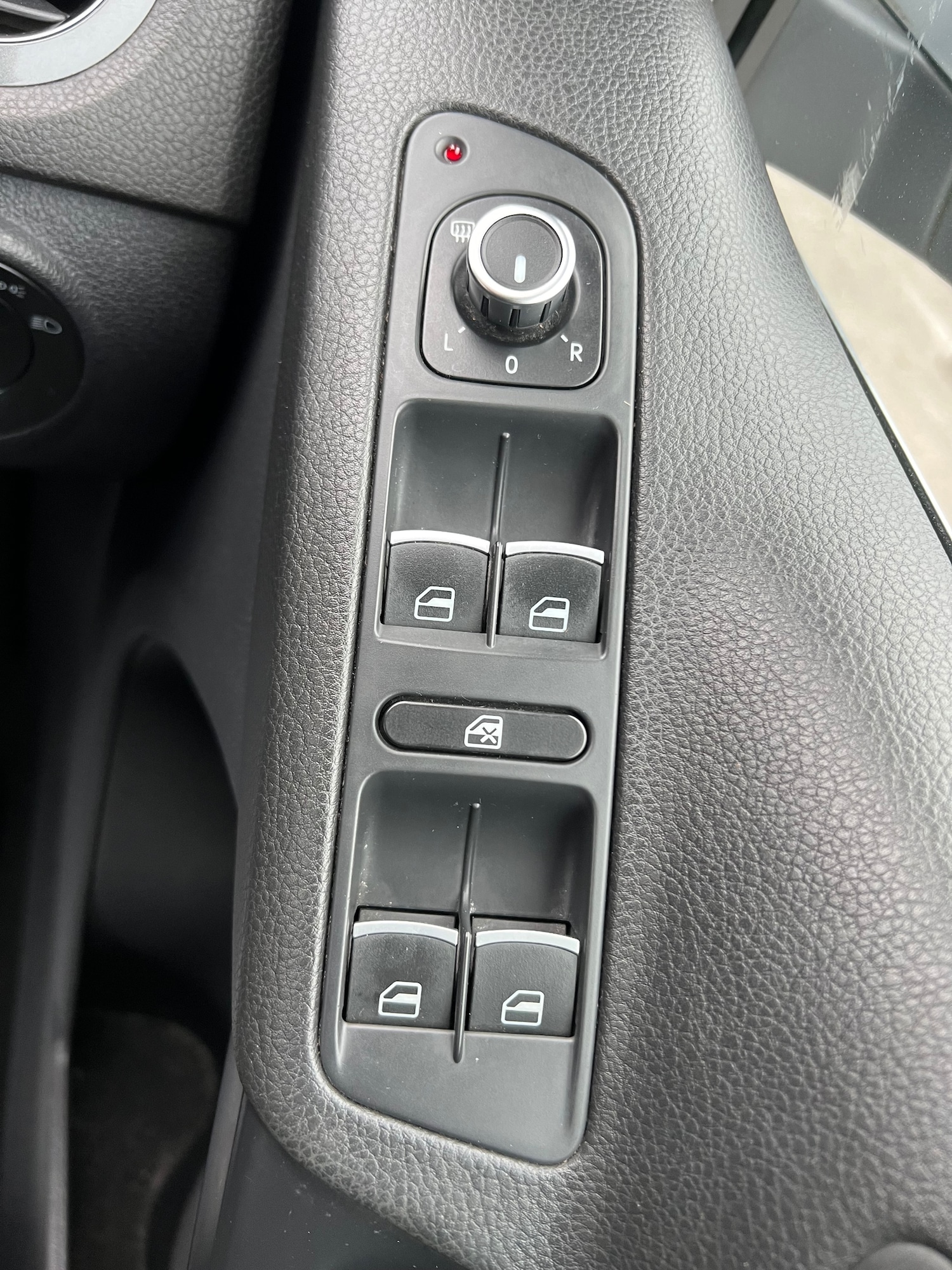 Used Volkswagen Tiguan 2012 for sale - 76316561: Photo 27