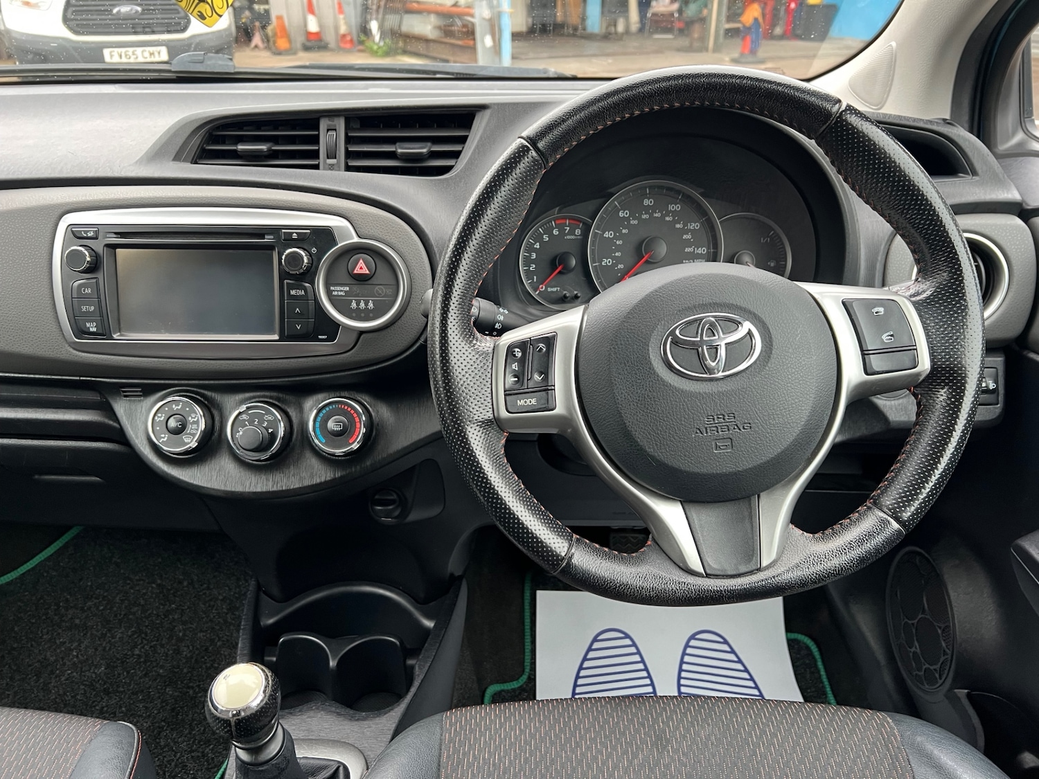 Used Toyota Yaris 2012 for sale - 76455667: Photo 17