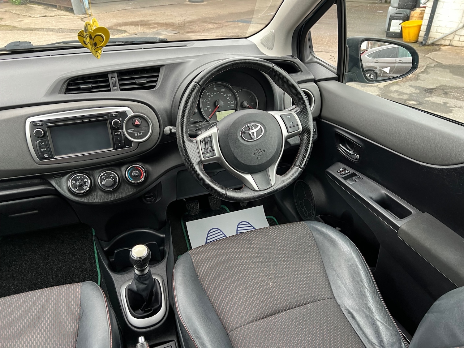 Used Toyota Yaris 2012 for sale - 76455667: Photo 18